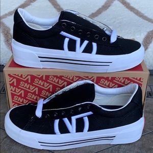 VANS STAPLE BLACK/TRUE WHITE MEN’S